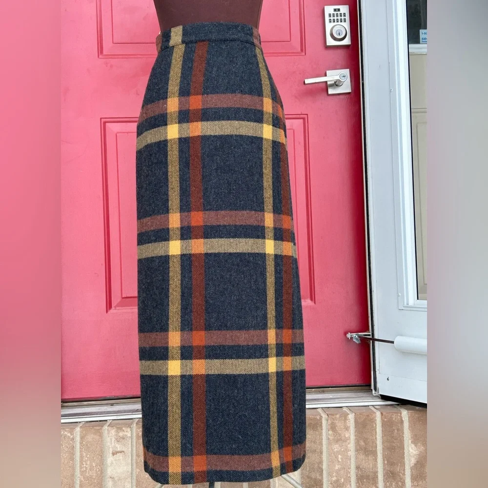 VTG BENETTON 💯wool plaid maxi wrap skirt-Italian s46 likely 8-10 US-RARE FIND - Picture 2 of 6